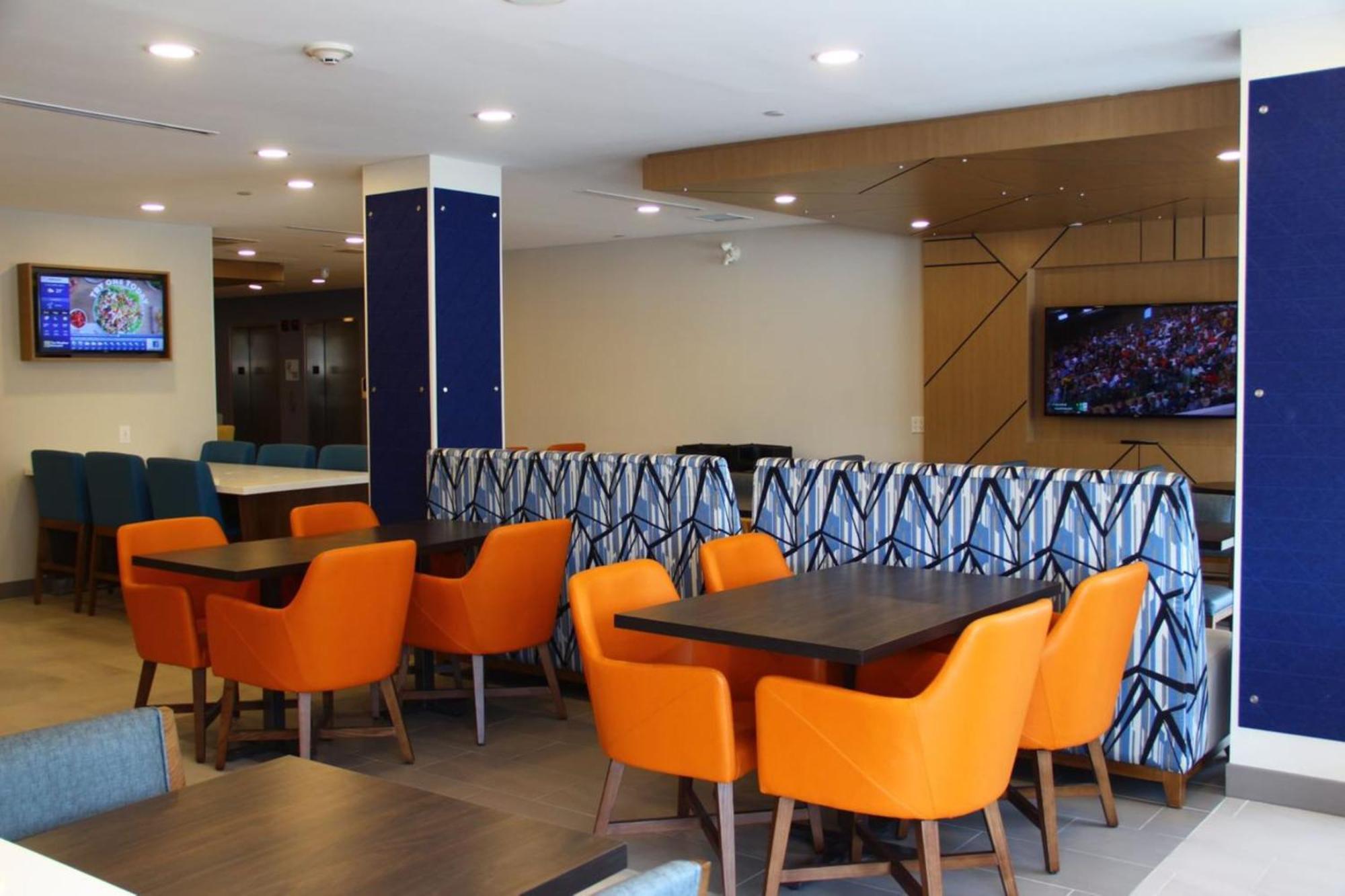 Holiday Inn Express & Suites Huntsville By Ihg Exterior foto